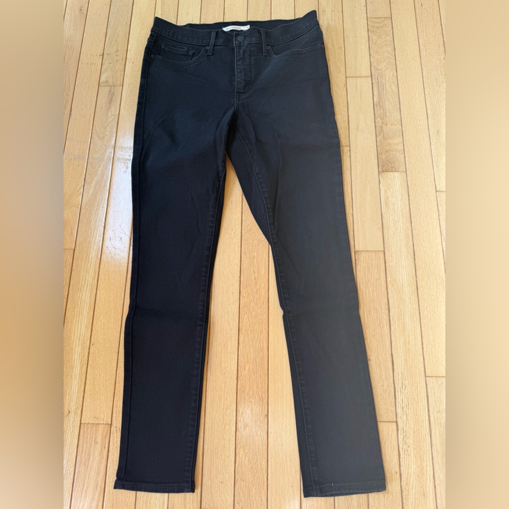 Levi's Size 30/30 Washed Black 311 Shaping Skinny 5 Pocket Jeans. EUC